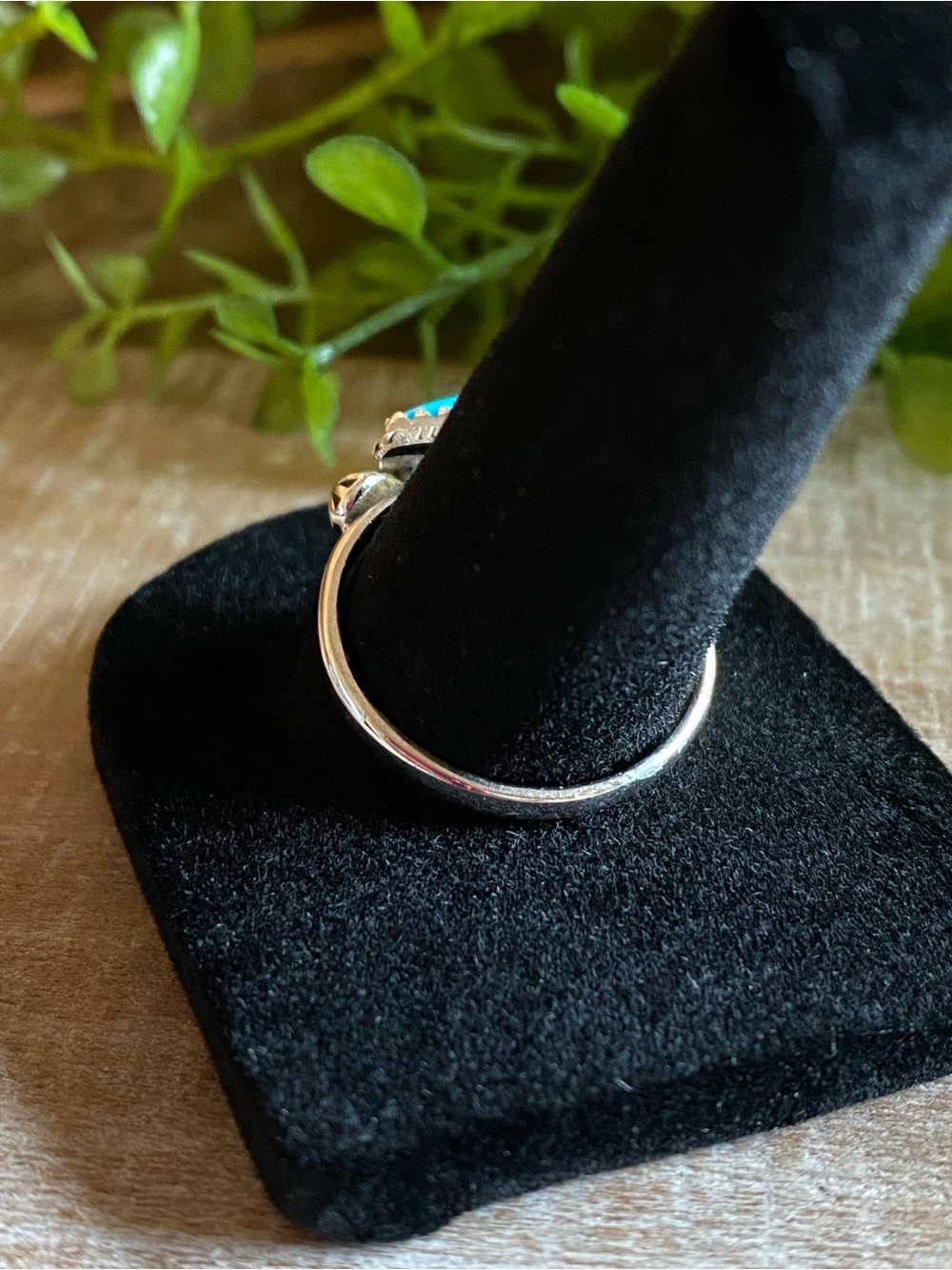 R50 Kingman Turquoise triangle sterling silver ring | size: 9 - Picture 3 of 8